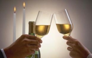 蘭州酒后代駕服務 專業守護，讓您“喝酒不開車，開車不喝酒”